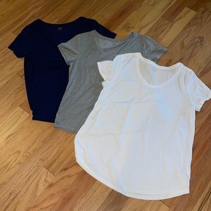Women’s Scoop neck Short Sleeve Tees 3 for $12!! Size L